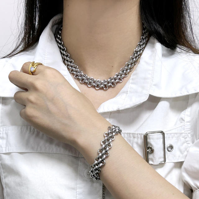 Exaggerated Luxury stainless Steel Heavy Industry choker necklace