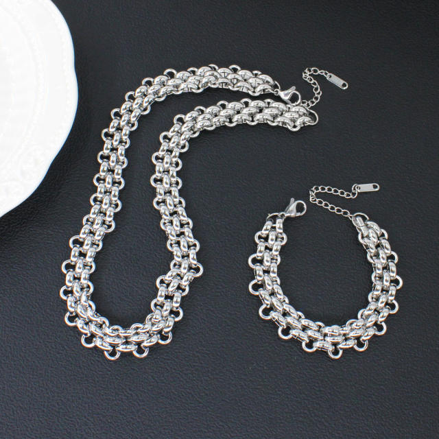 Exaggerated Luxury stainless Steel Heavy Industry choker necklace