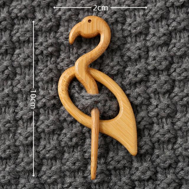 New Brooch pin with wooden animal pattern wooden animal Brooch gift