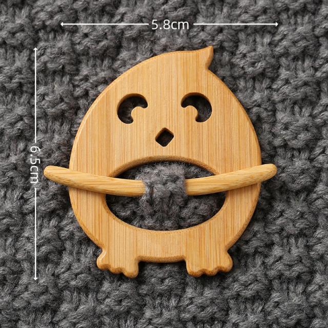 New Brooch pin with wooden animal pattern wooden animal Brooch gift