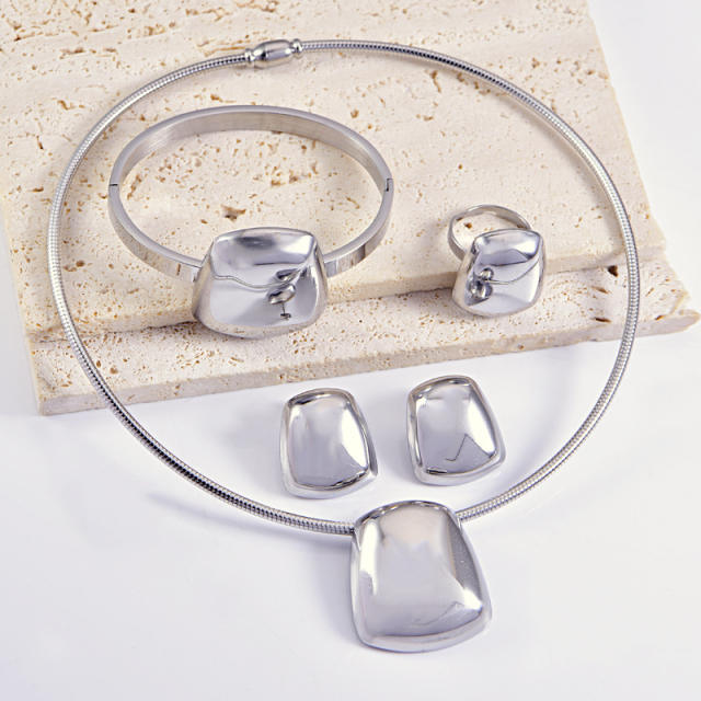 Hot sale 4pcs set stainless steel choker necklace bangle earrings rings suit