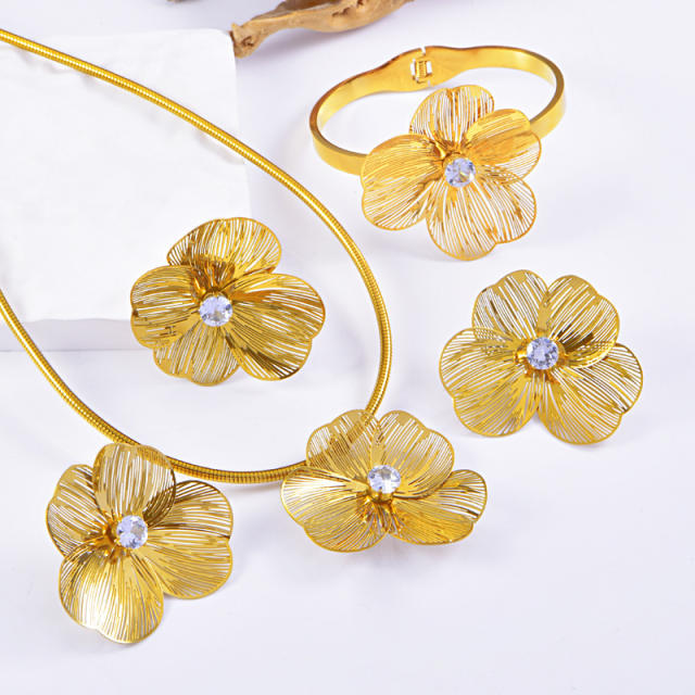 Hot-Selling Stainless Steel Jewelry Set Zircon Flower Necklace Bracelet Earrings Ring Set
