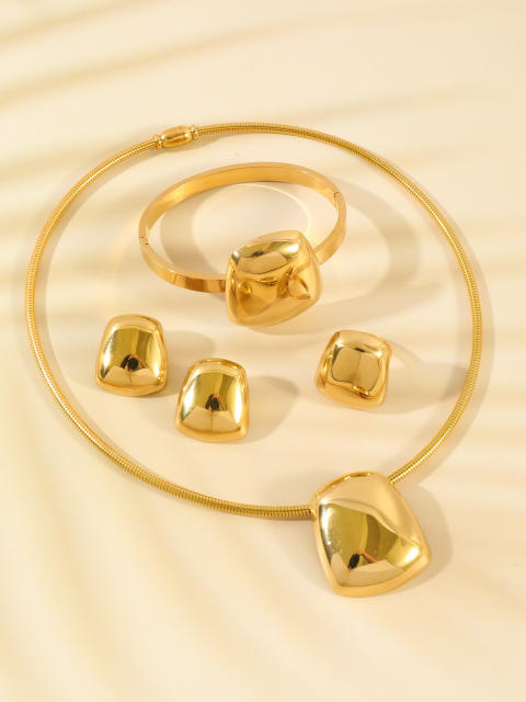 Hot sale 4pcs set stainless steel choker necklace bangle earrings rings suit