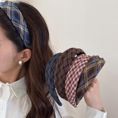 Autumn winter classic plaid pattern padded headband