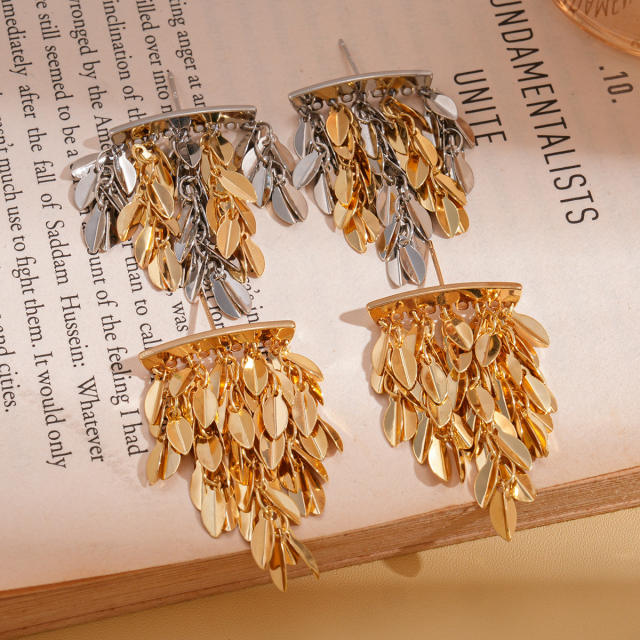Metal feeling tassel earings