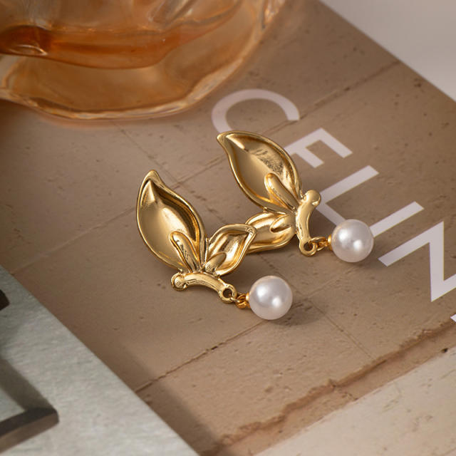 Hott sale gold color flower butterflly pearl inlaid stainless steel earrings