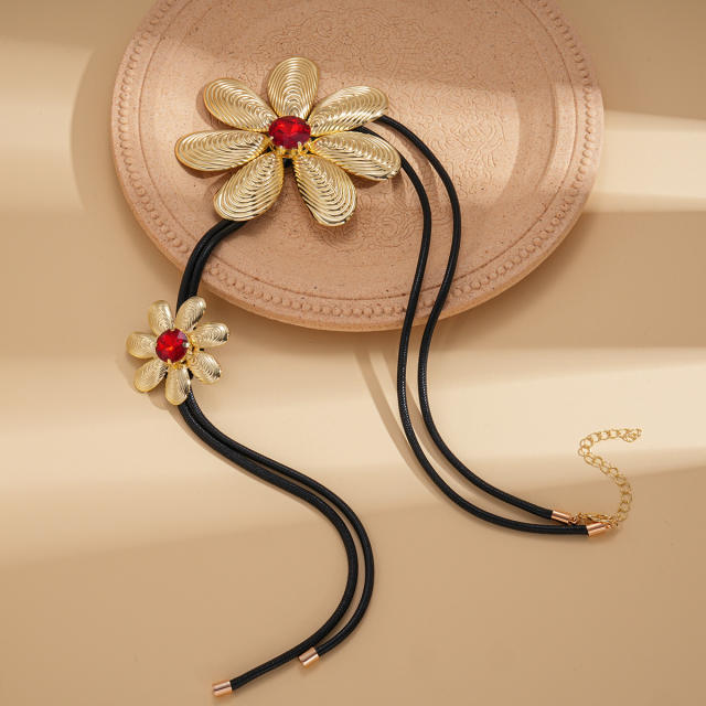 Vintage big metal flower long necklace