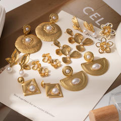 Hott sale gold color flower butterflly pearl inlaid stainless steel earrings