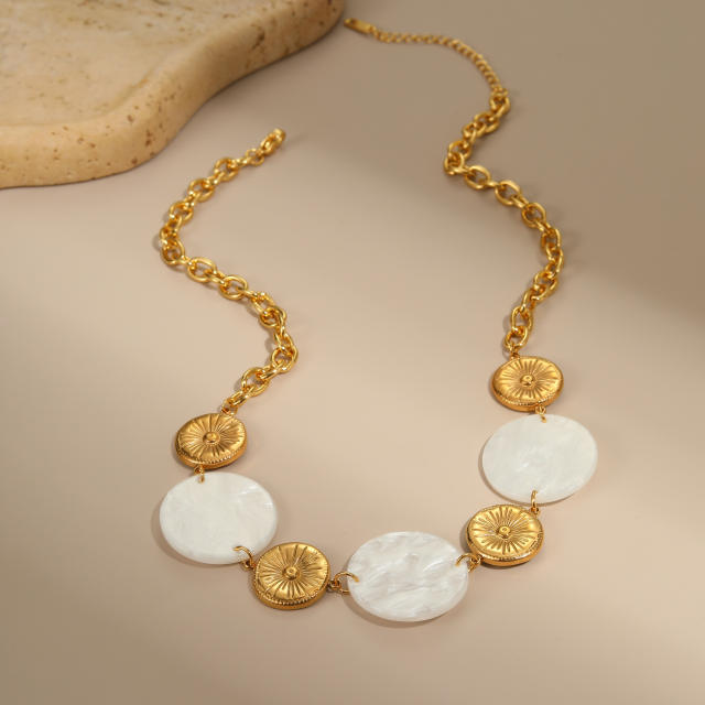 Creative round piece acrylic stainless steel necklace
