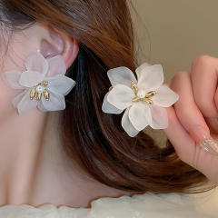Sweet Simple Acrylic Flower Silver Pin Earrings