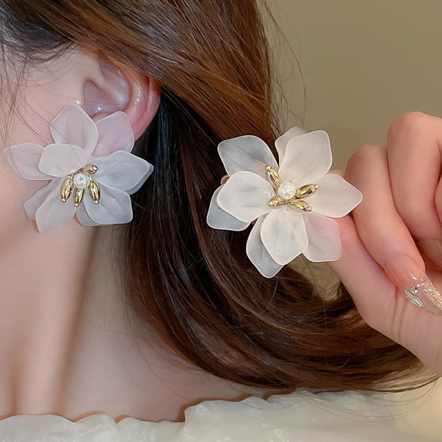 Sweet Simple Acrylic Flower Silver Pin Earrings
