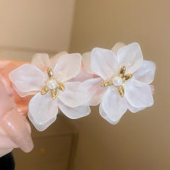Sweet Simple Acrylic Flower Silver Pin Earrings