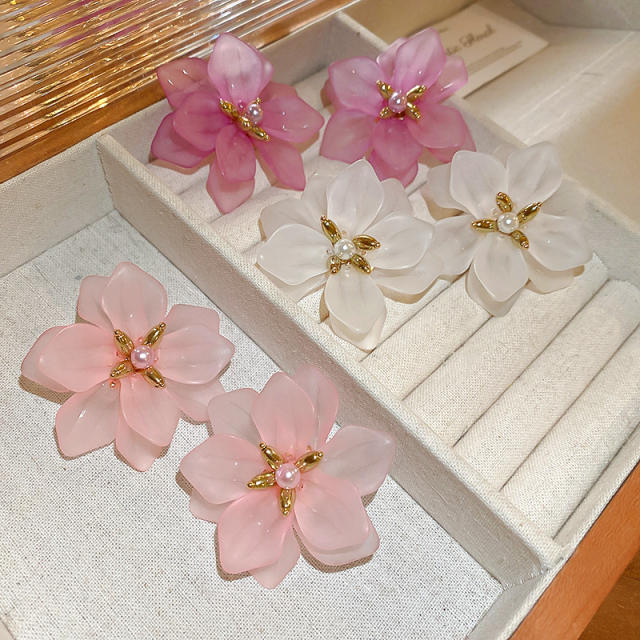 Sweet Simple Acrylic Flower Silver Pin Earrings