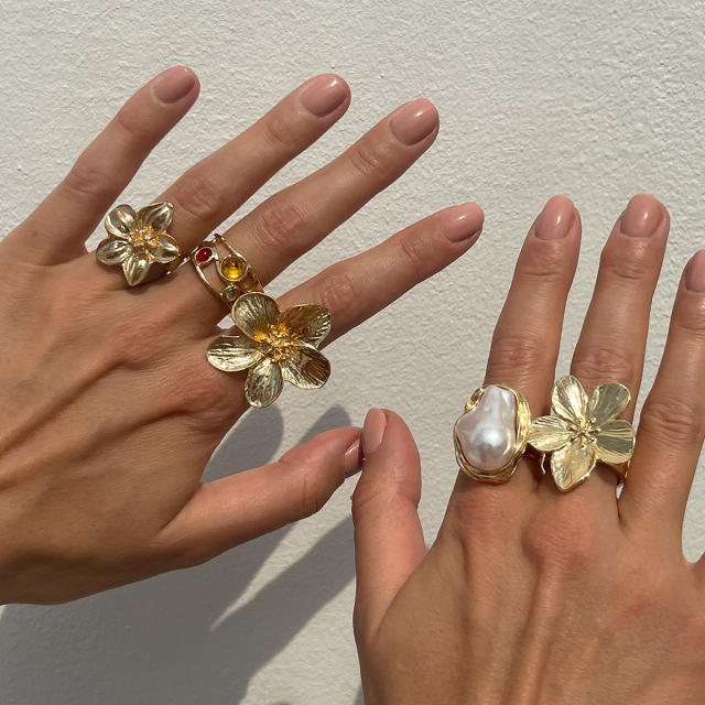 INS style pearl hollow irregular ring retro diamond alloy flower joint ring