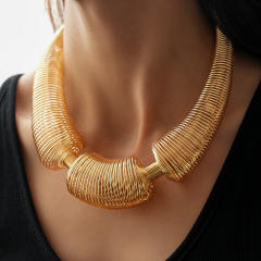 Geometric metal design chunky choker necklace