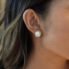 Chic stainless steel pearl studs earrings