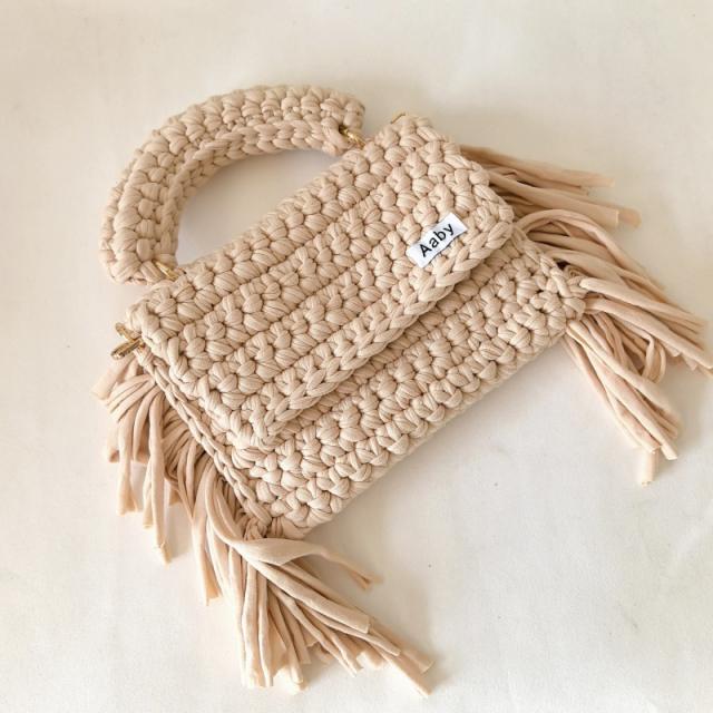 Handmade crochet bag tassel shoulder slung small square bag