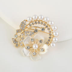 Alloy Pearl Diamond Elegant Brooch with Floral Decoration