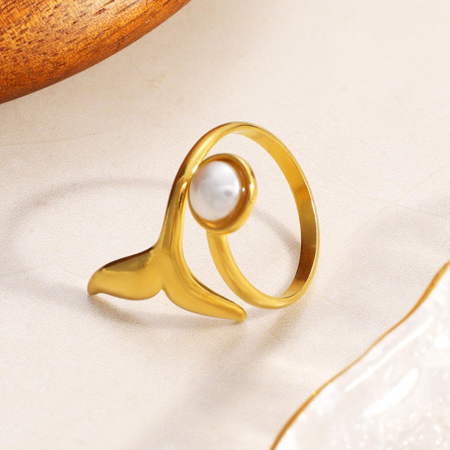 Elegant pearl inlaid Ginkgo leaf geometric line stainless steel rings