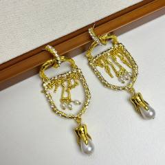 Retro Luxury Design Key Lock Hole Flash Diamond Pearl Tassel Earrings