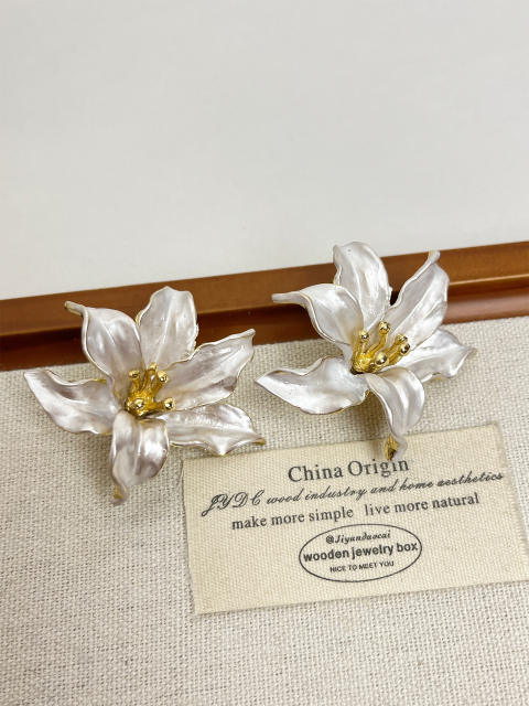 Three-Dimensional Large Flower Exaggerated Stud Earrings