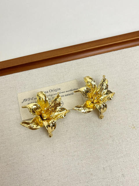 Three-Dimensional Large Flower Exaggerated Stud Earrings