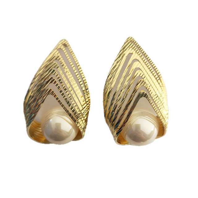 French antique retro golden pearl earrings personality atmosphere exaggerated earrings