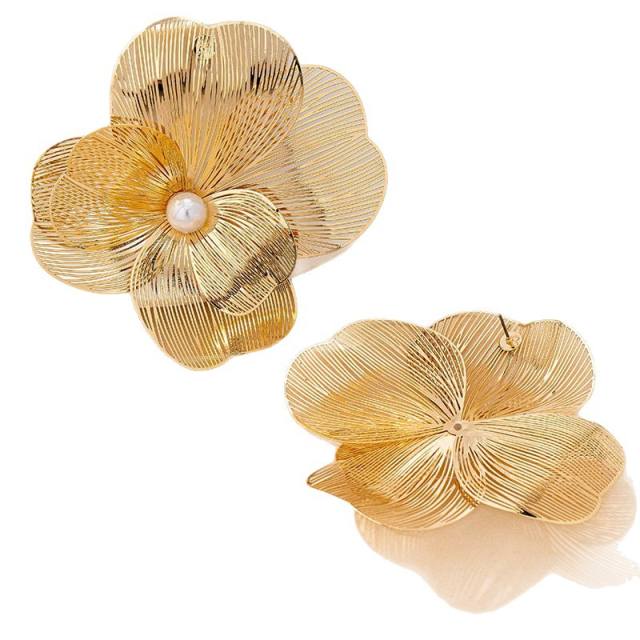 Hot sale gold color stereo flower alloy earrings for women