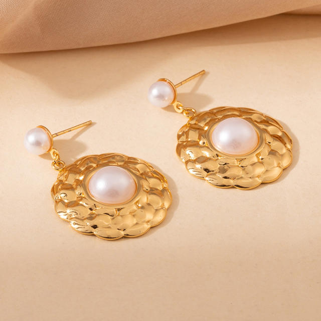Elegant pearl bead inlaid striped pattern geometric stainless steel earrings