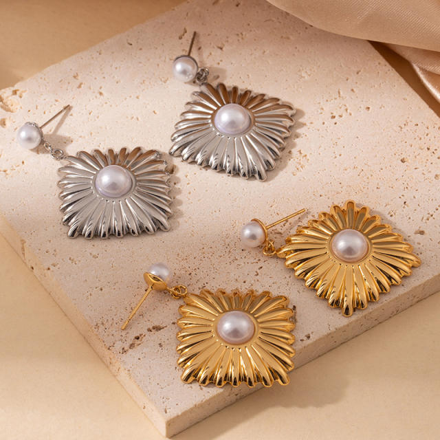 Elegant pearl bead inlaid striped pattern geometric stainless steel earrings