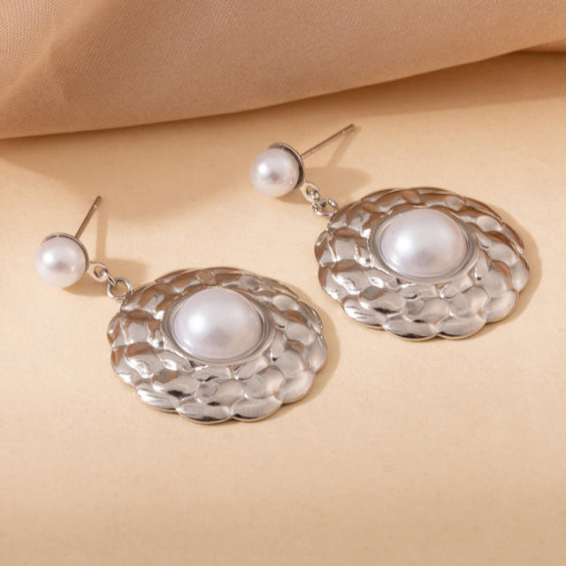 Elegant pearl bead inlaid striped pattern geometric stainless steel earrings