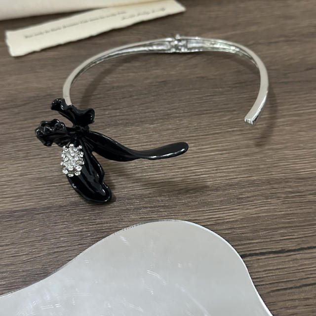 Heavy Retro Metal Enamel Swallowtail Flower Open Choker necklace