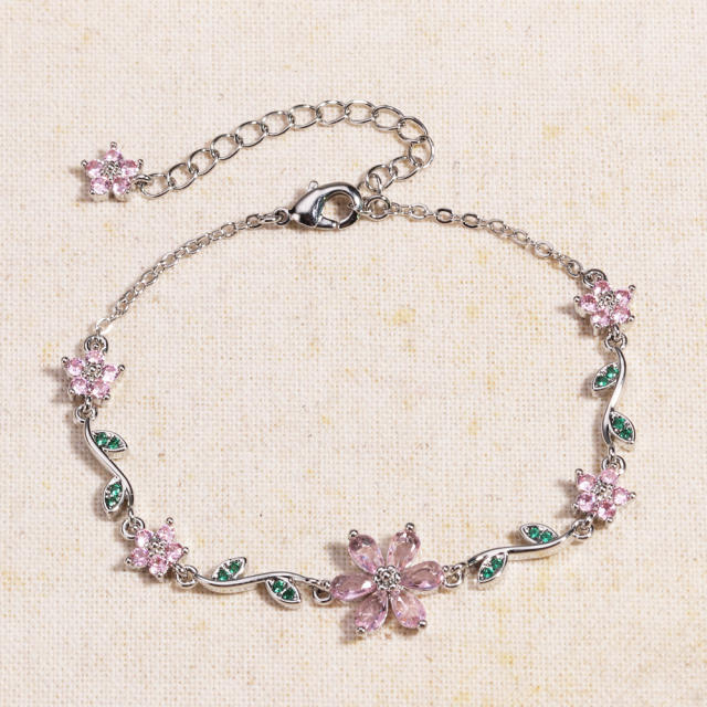 Sweet Exquisite Zircon Petal Bracelet Fashionable Leaf Flower gold plated copper bracelet