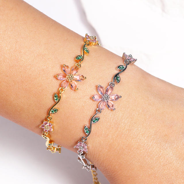Sweet Exquisite Zircon Petal Bracelet Fashionable Leaf Flower gold plated copper bracelet