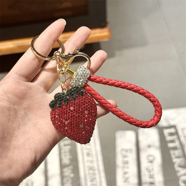 Fashion Full Diamond Strawberry Keychain for Women Creative Car Key Pendant