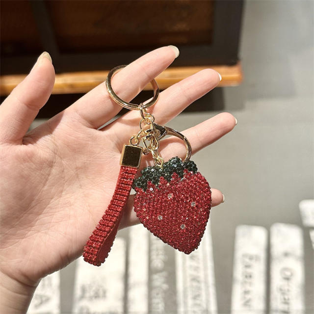 Fashion Full Diamond Strawberry Keychain for Women Creative Car Key Pendant
