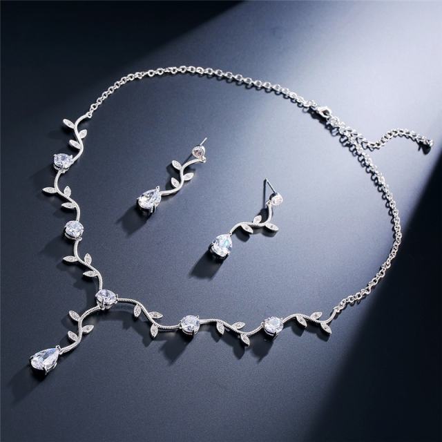 Korean-style simple fashion leaf-shaped flower branch set chain micro-inlaid AAA zircon necklace set
