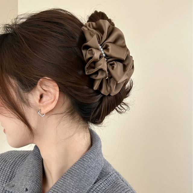 Korean fashion stain material pearl bead inlaid hair claw clips for women