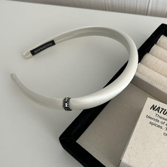 Simple satin material diamond inlaid headband for women