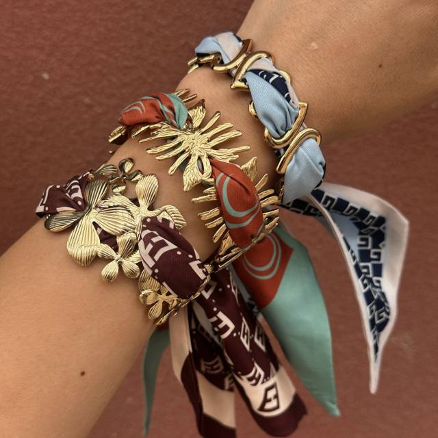 Retro Colorful Silk Scarf Bracelet Flower Irregular Gold Bracelet Female Personalized Stainless Steel Bracelet