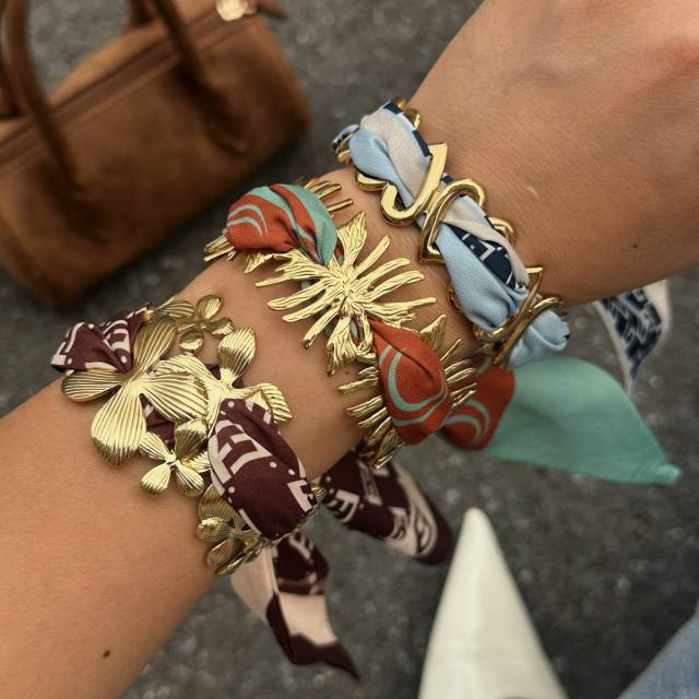 Retro Colorful Silk Scarf Bracelet Flower Irregular Gold Bracelet Female Personalized Stainless Steel Bracelet