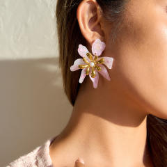 18KG sweet pink color acrylic flower stainless steel earrings