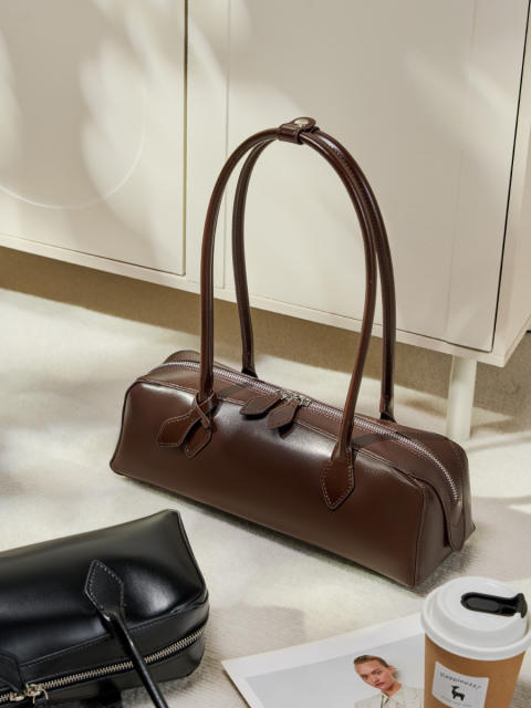 Women's 2025 New Korean Single Shoulder Large Capacity Cowhide Armpit Bag Long Red Baguette Bag for Women