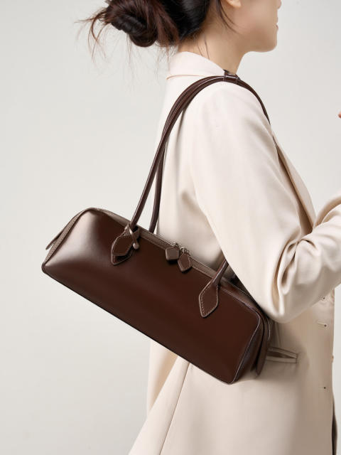 Women's 2025 New Korean Single Shoulder Large Capacity Cowhide Armpit Bag Long Red Baguette Bag for Women