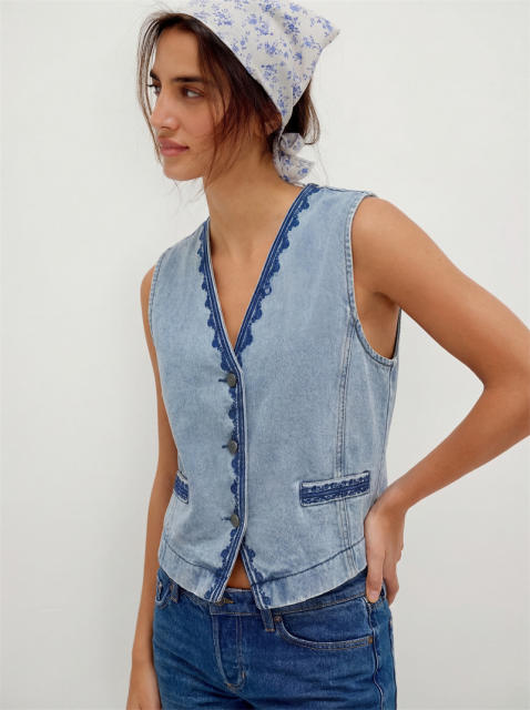 Fashionable casual slim fit button embroidered sleeveless vest