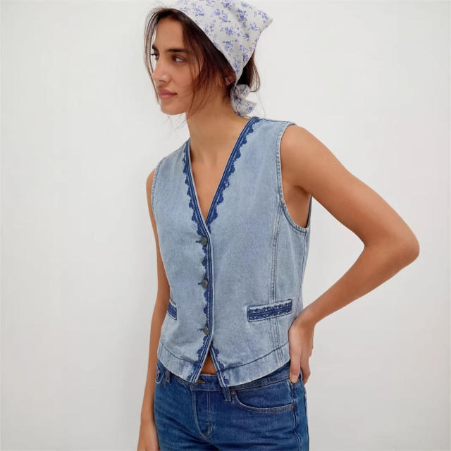 Fashionable casual slim fit button embroidered sleeveless vest