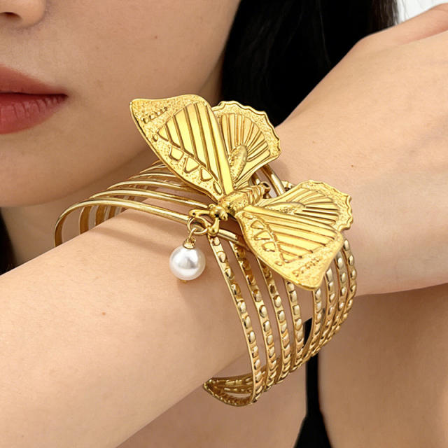 18KG stereo butterfly stainless steel bangle bracelet