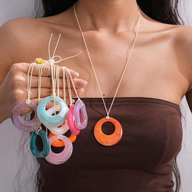 Vintage resin circle pendant rope chain necklace long necklace for women