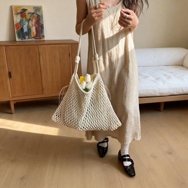 French trend hollow design straw beach bag tote bag