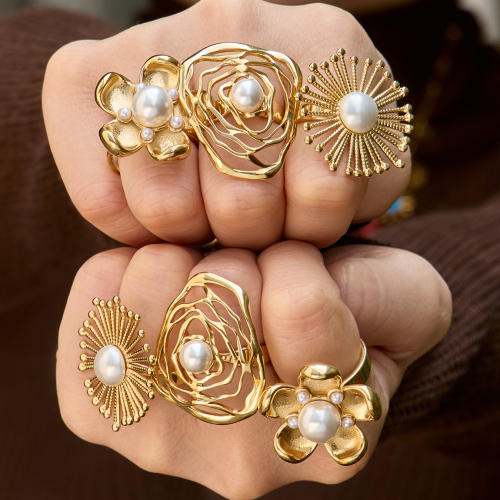 18KG shell pearl inlaid stereo flower stainless steel rings